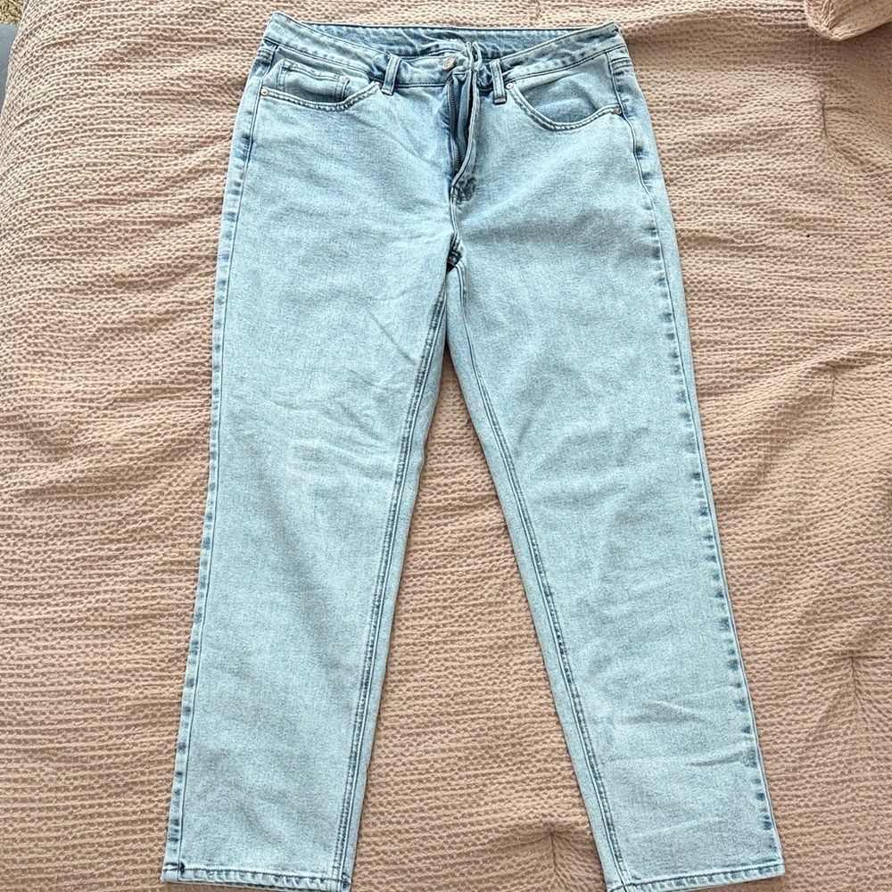 Seven7 Women's Light Wash Straight Leg Jeans